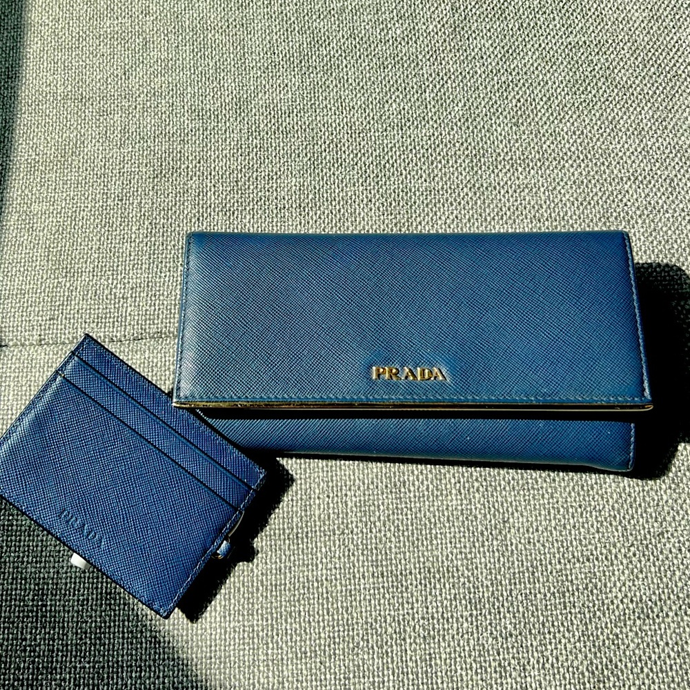🩵Prada leather Wallet with card holder